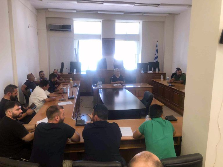 Σύσκεψη στο Δημαρχείο Φαρσάλων με κτηνοτρόφους για την ευλογιά