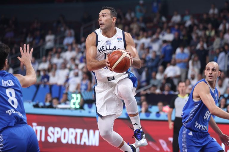 Σλούκας κατά τη διάρκεια του αγώνα