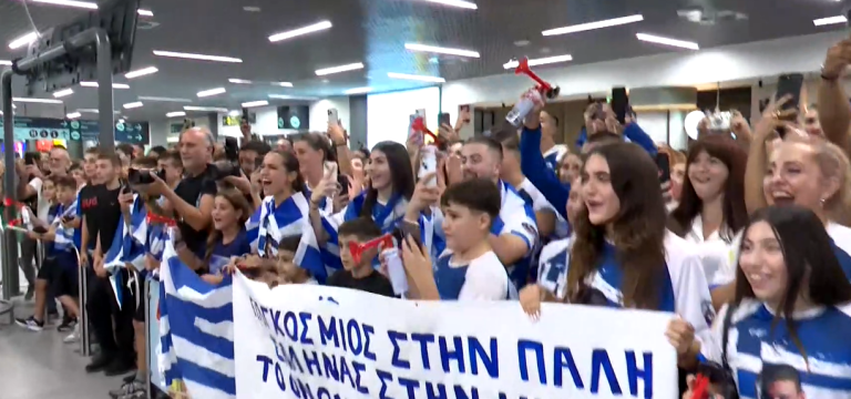 Θεσσαλονίκη: Ο Κουγιουμτσίδης στην κορυφή του κόσμου – Υποδοχή ήρωα στο αεροδόμιο «Μακεδονία»