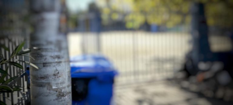 Πάτρα: Συλλήψεις ανηλίκων κοριτσιών – Ανάγκασαν 13χρονη να τους φιλήσει τα πόδια