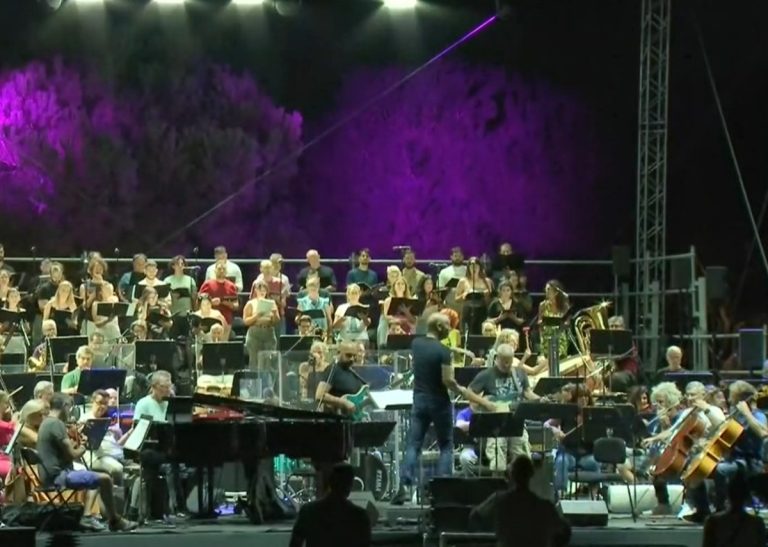 Αφιέρωμα στους Rolling Stones: H Eθνική Συμφωνική Ορχήστρα και η Χορωδία της ΕΡΤ στο ΚΠΙΣΝ υπό το φώς της Πανσελήνου