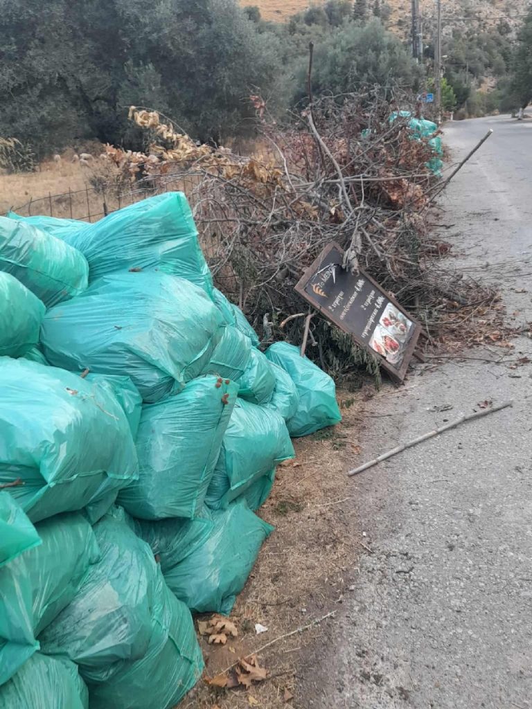 Μεγάλη επιχείρηση καθαρισμού στο Θέρισο: Απομακρύνθηκαν περισσότεροι από 5 τόνοι απορριμμάτων