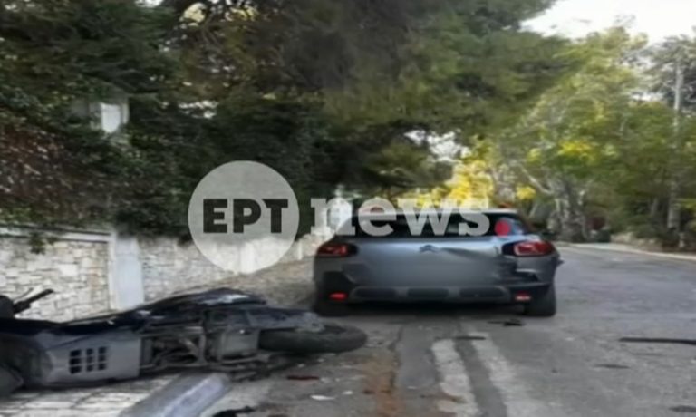 Διέλυσε με το όχημά του ΙΧ και μοτοσικλέτα… κι έφυγε – «Δεν παίρνω αποζημίωση από την ασφαλιστική», λέει στο ΕΡΤnews η ιδιοκτήτρια (βίντεο)