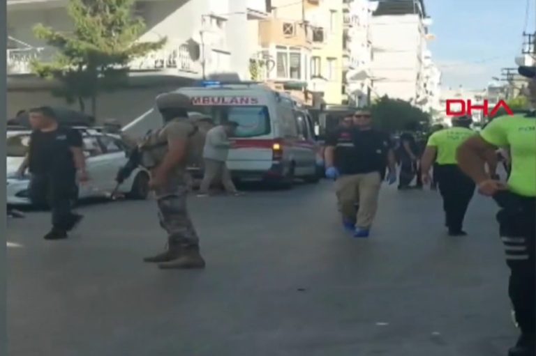Tουρκία: Δύο αστυνομικοί νεκροί σε επίθεση εναντίον αστυνομικού τμήματος της Σμύρνης – Συνελήφθη ο 16χρονος δράστης