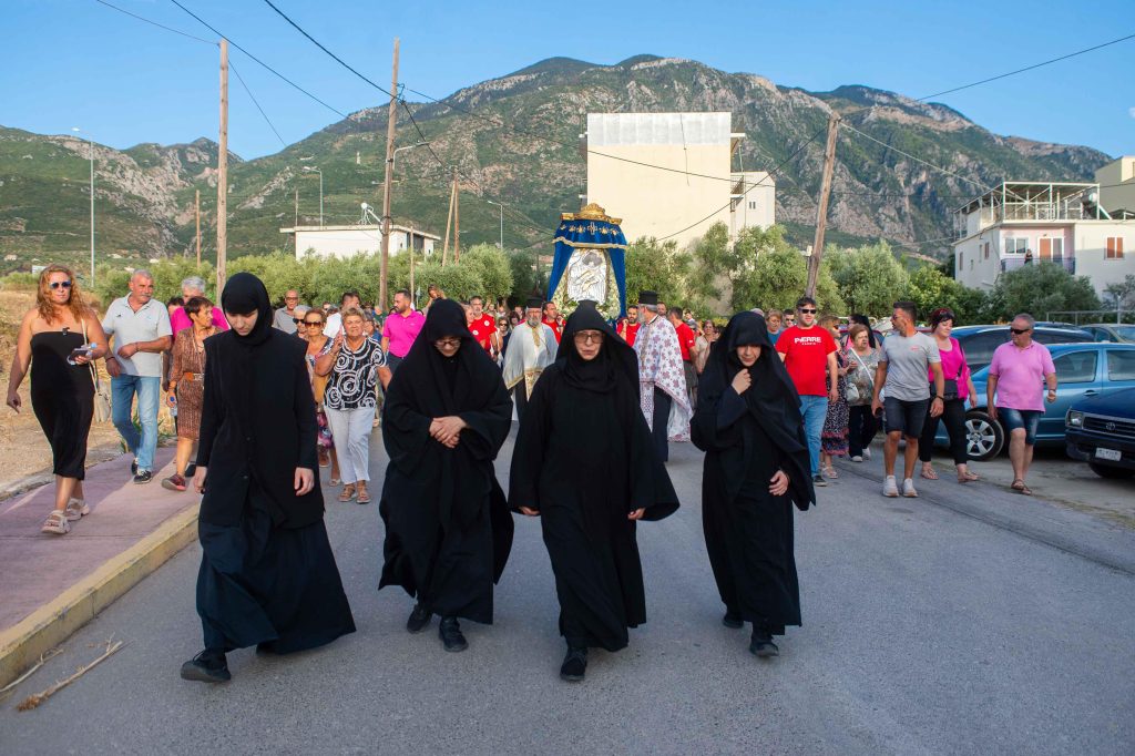 Καλαμάτα: Υποδοχή της Ιεράς Εικόνας της Παναγίας Δημιοβίτισσας στα Γιαννιτσάνικα