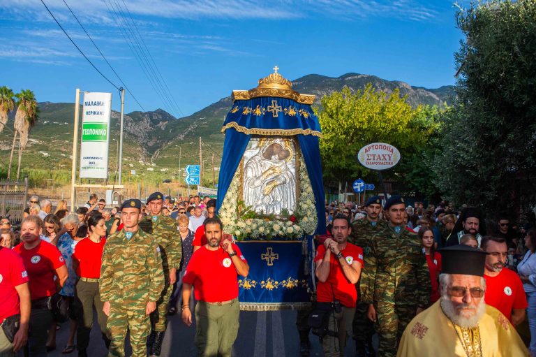 Καλαμάτα: Υποδοχή της Ιεράς Εικόνας της Παναγίας Δημιοβίτισσας στα Γιαννιτσάνικα