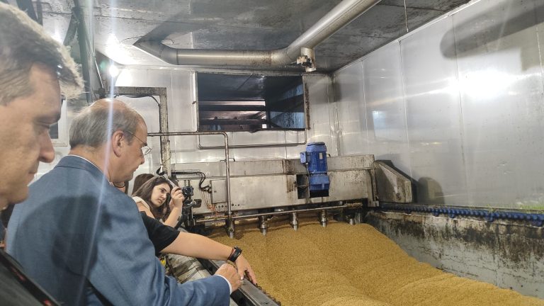Κομοτηνή: Στις εγκαταστάσεις της Ζυθοποιίας Βεργίνα ο Αντιπρόεδρος της Κυβέρνησης, Κωστής Χατζηδάκης