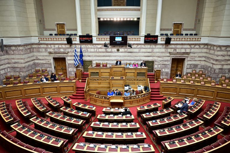 Ο φτωχότερος και ο πλουσιότερος της Βουλής σύμφωνα με τα πόθεν έσχες – Από 179.000 ευρώ το 2023, δήλωσε 18,4 εκατ. ευρώ το 2024 
