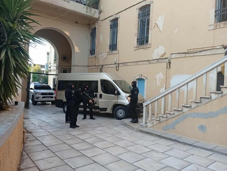 Χανιά: Ολοκληρώθηκε η πρώτη φάση των απολογιών για την εγκληματική οργάνωση –   Δέκα άτομα αφέθηκαν ελεύθερα, έξι προφυλακίστηκαν