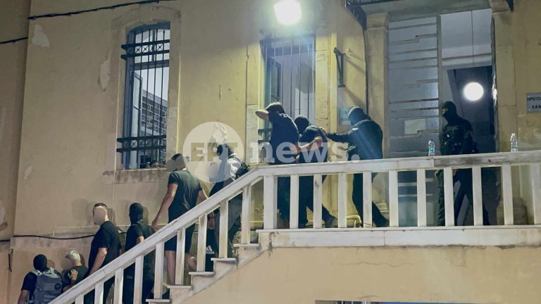 Χανιά: 48ωρη προθεσμία για απολογίες στο κύκλωμα ναρκωτικών και εκβιασμών – Υβριστικά σχόλια κατά των ΜΜΕ