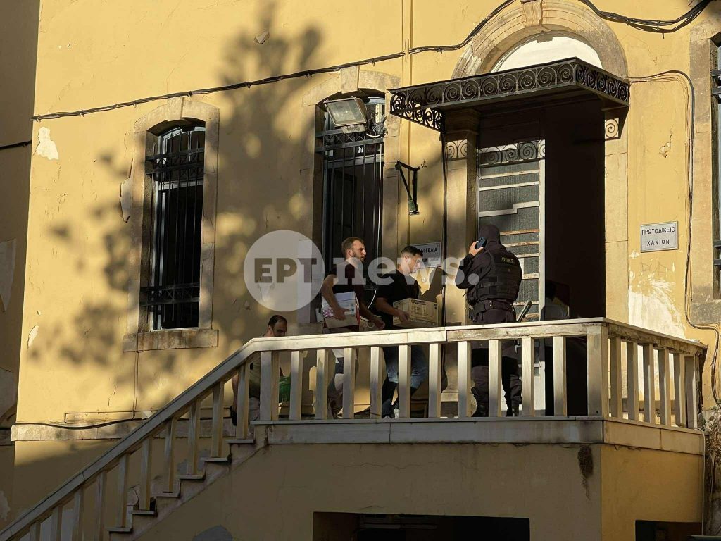 Χανιά: Στον εισαγγελέα 24 από τους 48 συλληφθέντες για συμμετοχή στην εγκληματική οργάνωση – Ναρκωτικά, όπλα, εκβιασμοί και προσωνύμια στη δικογραφία