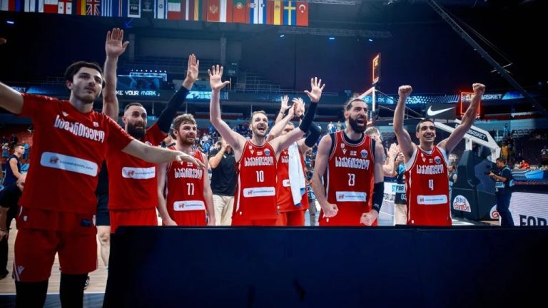 Ο Πρωθυπουργός της Γεωργίας μοίρασε πριμ στους παίκτες της Εθνικής