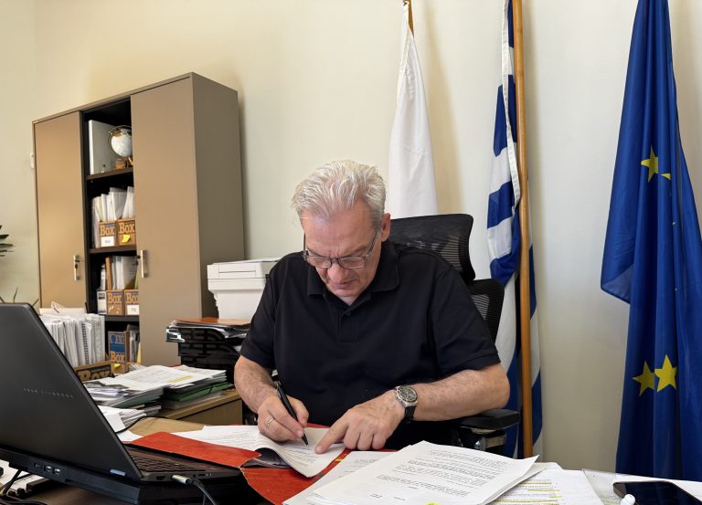 Ηράκλειο: Υπεγράφη η προκήρυξη του διαγωνισμού για την αποκατάσταση του θαλάσσιου τείχους στο Μπεντενάκι