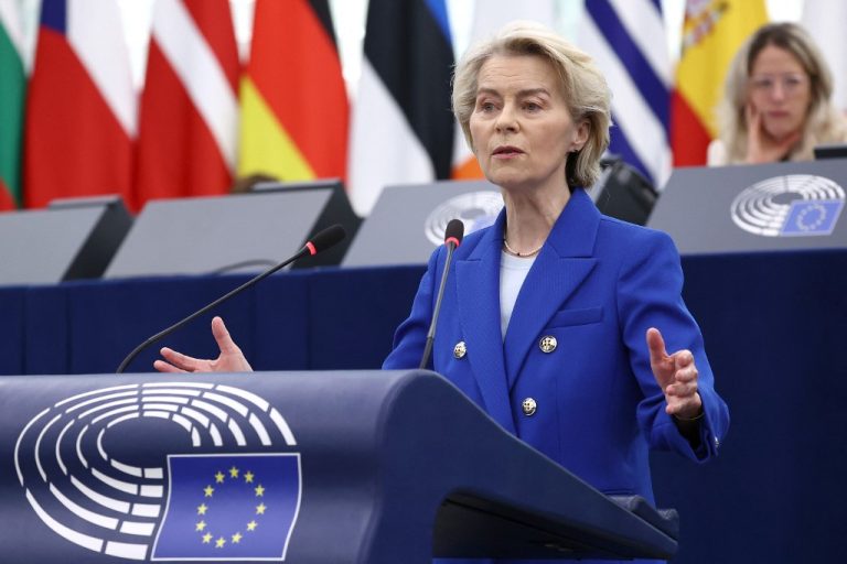 Φον ντερ Λάιεν: «Πρόκειται για υβριδικό πόλεμο» – Στο στόχαστρο η Ρωσία για παραβιάσεις με drones και κυβερνοεπιθέσεις
