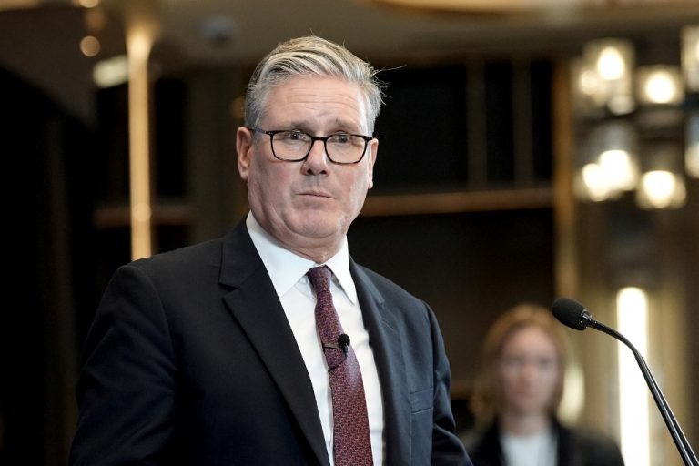 Στάρμερ στη σύνοδο για τη Γάζα: Εύσημα στον Τραμπ, ερωτήματα για την «επόμενη μέρα»