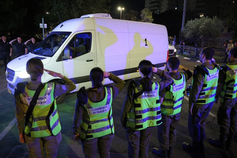 Ισραήλ: Οι οικογένειες ταυτοποίησαν τις σορούς τριών ομήρων – Η μία σορός δεν ανήκει σε όμηρο, αλλά σε κάτοικο της Γάζας