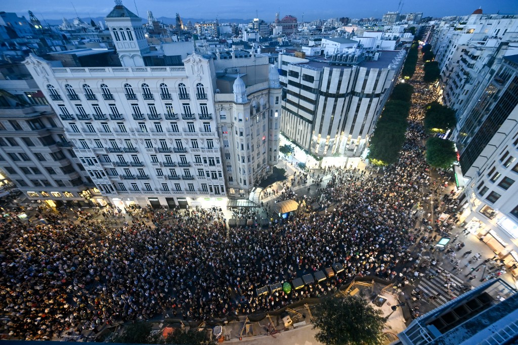 Ισπανία: Διαδήλωση στη Βαλένθια, έναν χρόνο μετά τις φονικές πλημμύρες – Είχαν χάσει τη ζωή τους 229 άνθρωποι