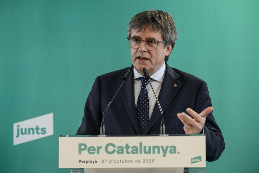 Ήρθη το ένταλμα σύλληψης του Καταλανού αυτονομιστή ηγέτη Πουτζντεμόν – Ετοιμάζεται να επιστρέψει στην Ισπανία