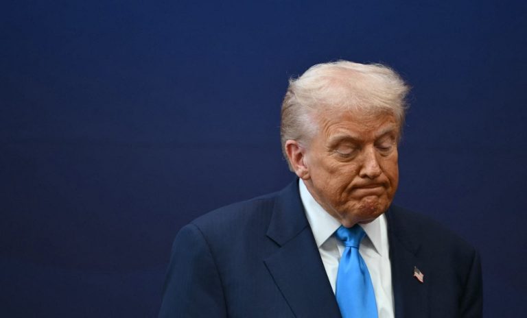 ΗΠΑ: Ο Τραμπ δηλώνει ότι «είναι κρίμα» που «δεν επιτρέπεται» να διεκδικήσει τρίτη θητεία