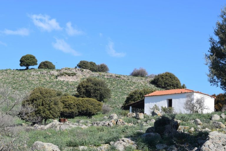 Λέσβος: Ανοίγει ο δρόμος για την ανασκαφή και ανάδειξη της αρχαίας Αρίσβης