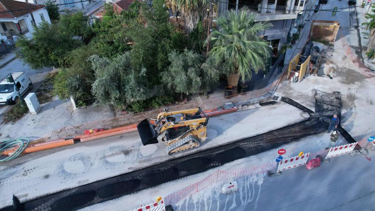 ΔΕΥΑΜΒ: Ταχείς ρυθμοί στην επέκταση του δικτύου ομβρίων υδάτων στη Νεάπολη – Ανοίγει η Φιλικής Εταιρείας