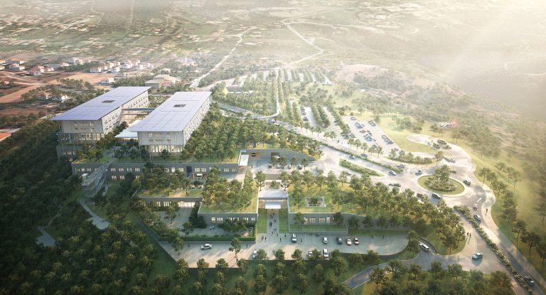 Ο υπουργός Εθνικής Άμυνας Νίκος Δένδιας στο υπό ανέγερση πανεπιστημιακό παιδιατρικό νοσοκομείο στη Θεσσαλονίκη