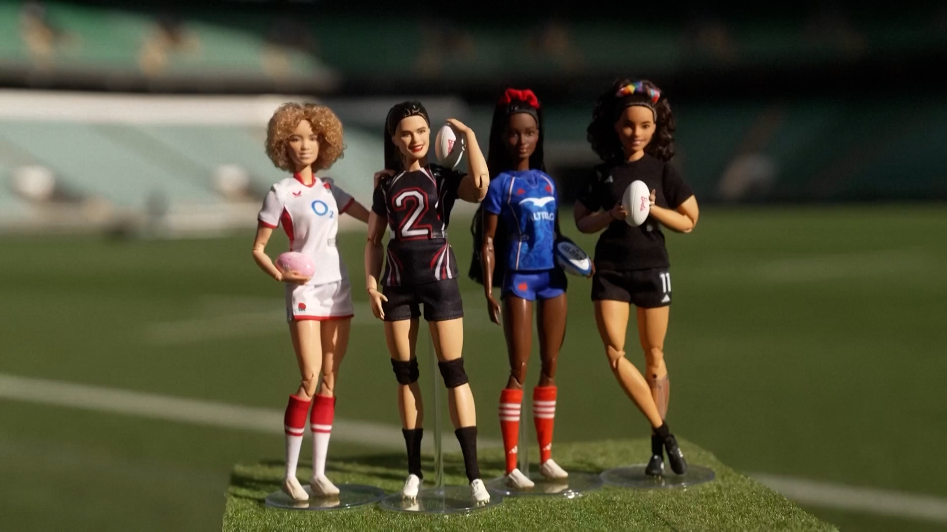 Barbie εμπνευσμένες από γυναίκες του ράγκμπι – Η Έλι Κιλντάν και η Ιλόνα Μέιερ συναντούν τις μινιατούρες τους