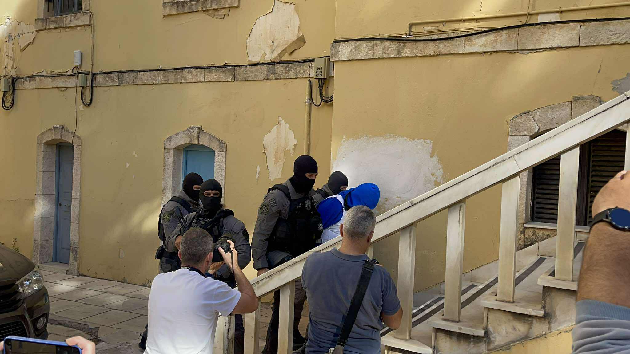 Στον εισαγγελέα ο 23χρονος για το φονικό στο Έλος Κισάμου – Εντοπίστηκε και το όπλο του εγκλήματος