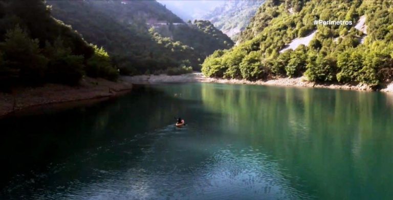 Νεαρή μετοίκησε σε ένα από τα ομορφότερα χωριά με 7 κατοίκους