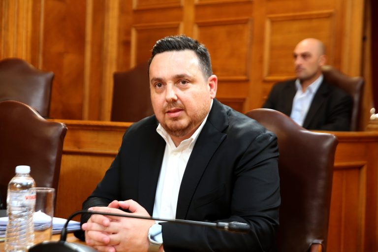 Στο επίκεντρο της αντιπαράθεσης για τον ΟΠΕΚΕΠΕ η παραίτηση του αντιπροέδρου Ιωάννη Kαϊμακάμη
