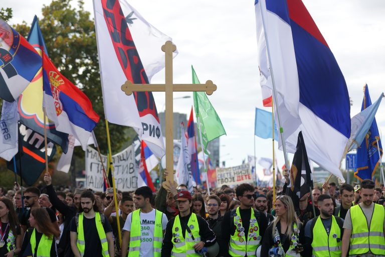 Σερβία: Στους δρόμους οι φοιτητές για την επέτειο του ενός έτους από την τραγωδία στον σιδηροδρομικό σταθμό του Νόβι Σαντ