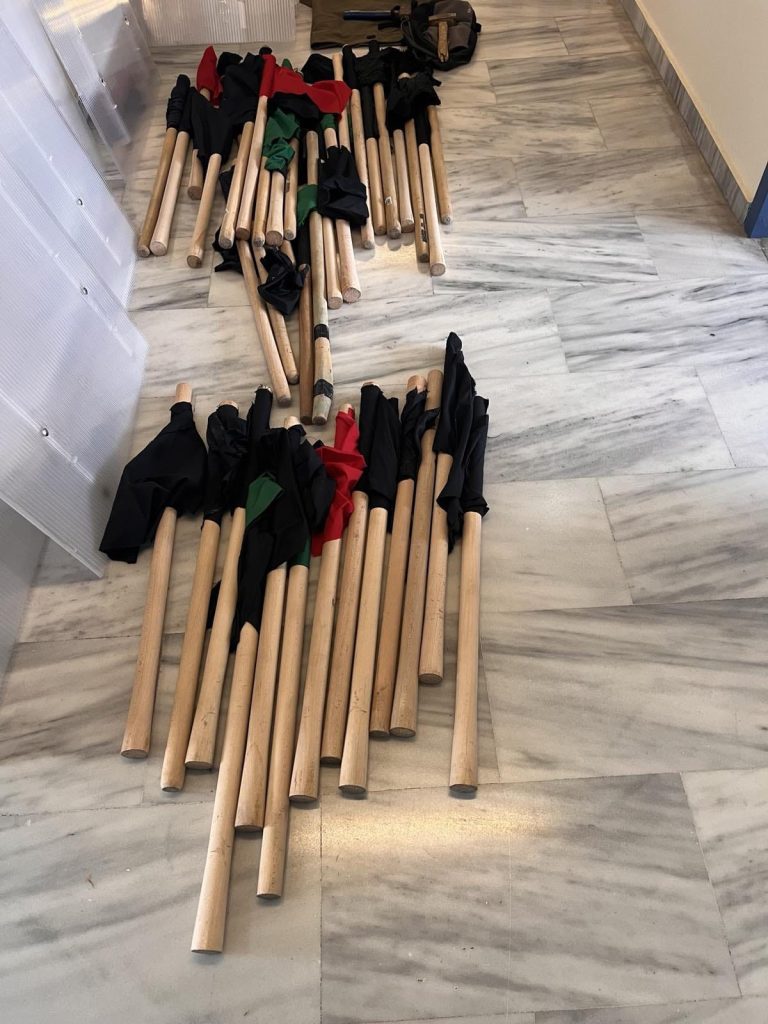 Ηράκλειο: Έφοδος της ΕΛ.ΑΣ. στην κατάληψη «Ευαγγελισμός» – Έξι συλλήψεις για την επίθεση κατά Βορίδη (εικόνες με ευρήματα)