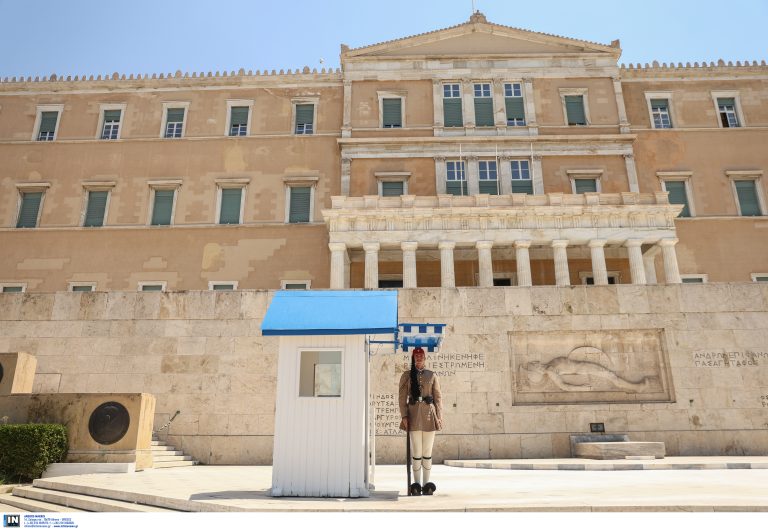 Τι συμβαίνει με τα Μνημεία του Αγνώστου Στρατιώτη σε όλο τον κόσμο