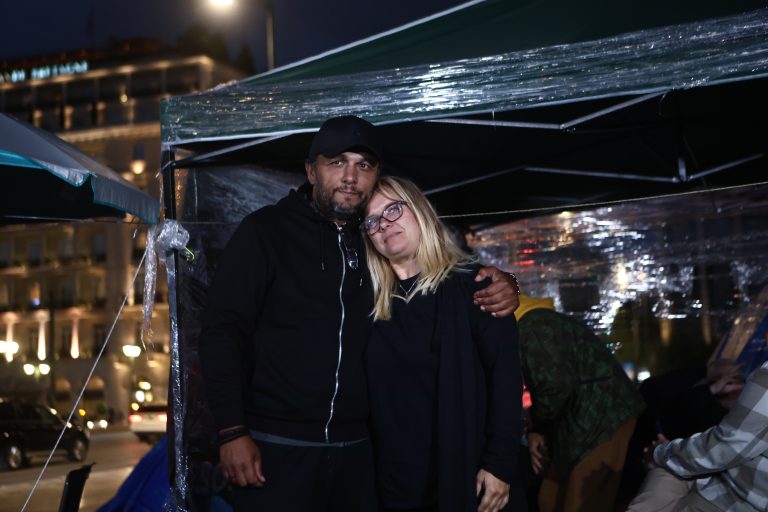 Σταματάει την απεργία πείνας ο Πάνος Ρούτσι – Κάλεσε σε συγκέντρωση αύριο στις 18:30 στο Σύνταγμα