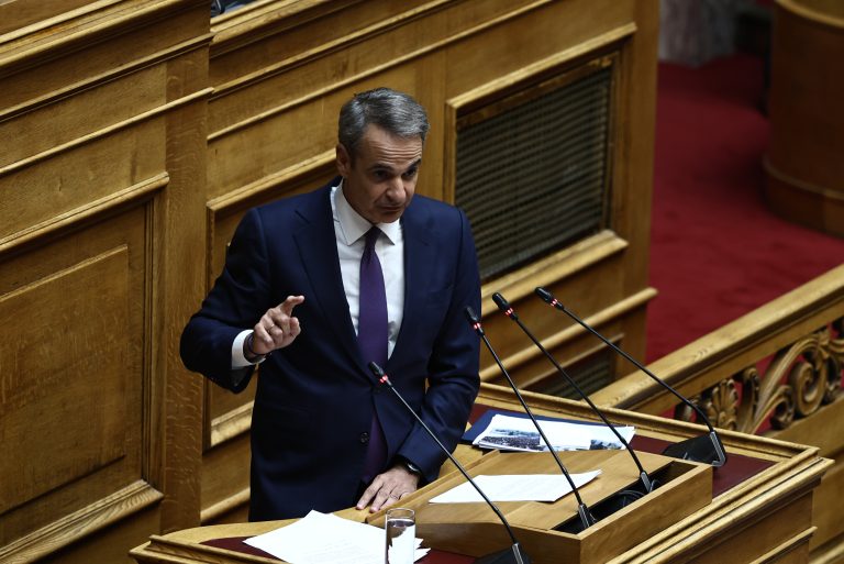 Κ. Μητσοτάκης για τον Άγνωστο Στρατιώτη: Οι ιεροί τόποι ανήκουν σε όλους και όχι σε όσους φωνάζουν περισσότερο – Τεχνητή απόπειρα διχασμού η δήθεν διαφορά για τα ονόματα των θυμάτων των Τεμπών
