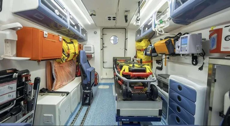 Ιεράπετρα: Παραδόθηκε το νέο πλωτό ασθενοφόρο του Λιμενικού Σώματος