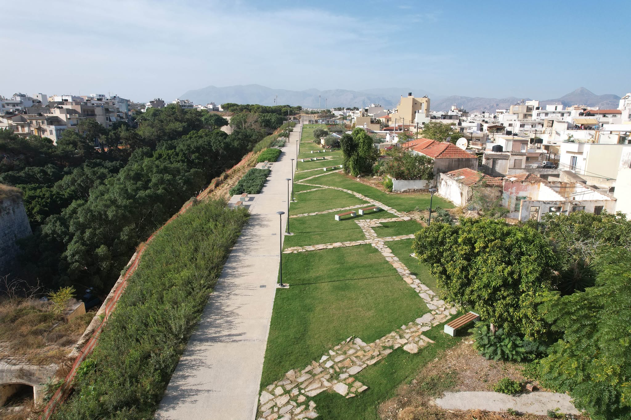 Ηράκλειο: Φύλακες στα Ενετικά Τείχη – Ανοίγουν πύλες και στρατιωτικές στοές για πεζές μετακινήσεις