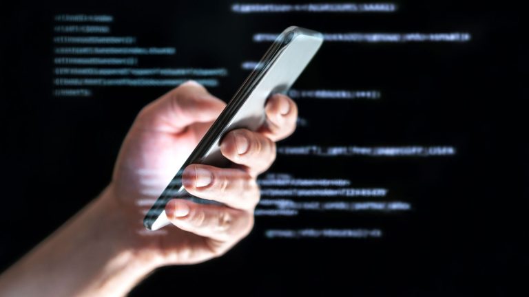 Κέντρα κυβερνοεγκλήματος: Το σκοτεινό δίκτυο που θυματοποιεί εκατομμύρια ανθρώπους