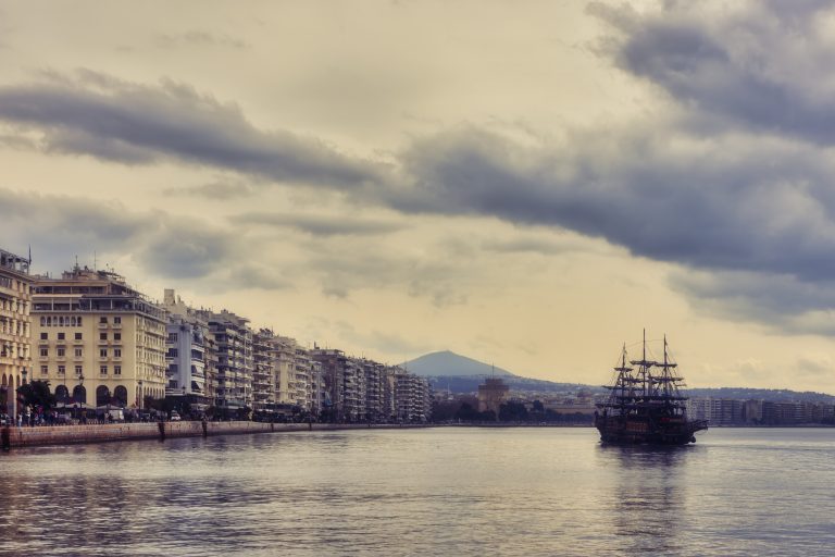 Θεσσαλονίκη: «Κάλεσμα για ταξίδι» το ξύλινο ντεκ στην παλιά παραλία– Από τη θάλασσα θα γίνουν οι εργασίες