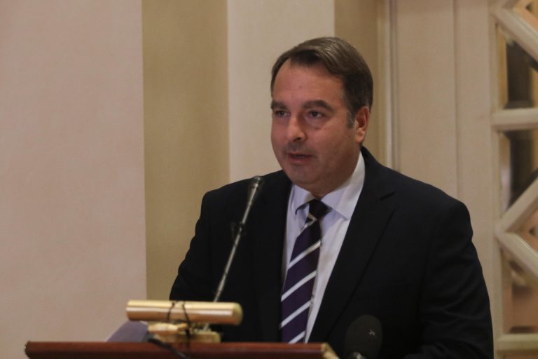 Ο βουλευτής Θ. Παπαθανάσης έπεσε θύμα απατεώνων – Δημιούργησαν ψεύτικο προφίλ με το όνομά του και ζητούσαν χρήματα από πολίτες