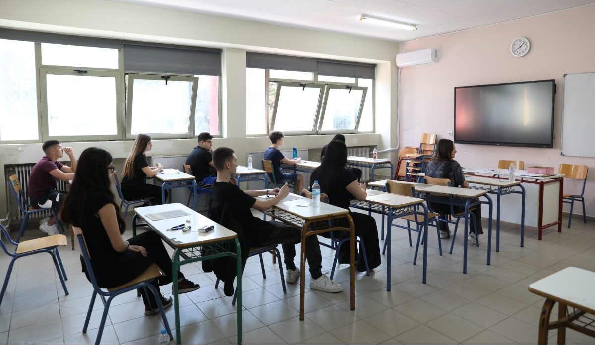[378315] ΕΝΑΡΞΗ ΠΑΝΕΛΛΑΔΙΚΩΝ ΕΞΕΤΑΣΕΩΝ 2025 ΣΤΑ ΕΠΑΓΓΕΛΜΑΤΙΚΑ ΛΥΚΕΙΑ ΤΗΣ ΧΩΡΑΣ  (POOL / ΑΠΕ-ΜΠΕ /  / EUROKINISSI)