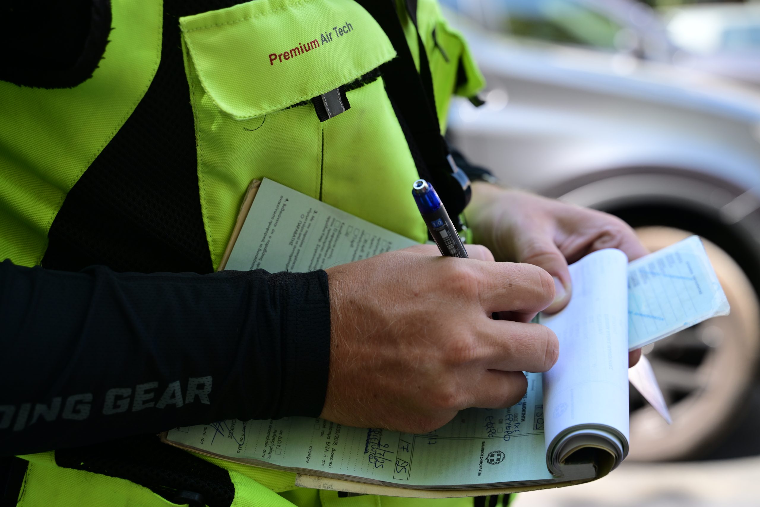 [378941] ΕΛΕΓΧΟΙ ΑΠΟ ΤΗΝ ΤΡΟΧΑΙΑ ΓΙΑ ΤΗΝ ΜΗ ΧΡΗΣΗ ΚΡΑΝΟΥΣ    (ΤΑΤΙΑΝΑ ΜΠΟΛΑΡΗ/EUROKINISSI)