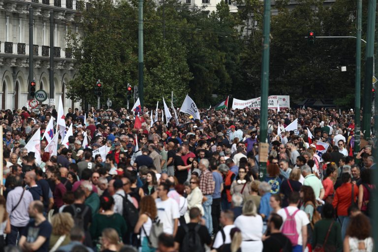 Απεργιακές κινητοποιήσεις και πορείες διαμαρτυρίας για το εργασιακό νομοσχέδιο σε όλη την επικράτεια