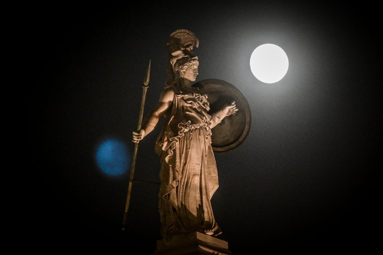 Η «υπερπανσέληνος της Συγκομιδής» υψώνεται στον ουρανό σήμερα 7 Οκτωβρίου