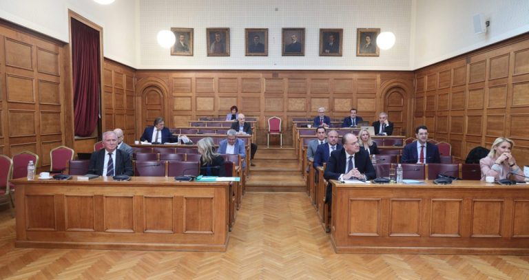 ΟΠΕΚΕΠΕ: Στην Εξεταστική Επιτροπή ο πρώην πρόεδρος Π. Τζαβέλλας – Δεν υπήρξε ποτέ πολιτική παρέμβαση για αποδέσμευση ΦΠΑ ή διευκολύνσεις
