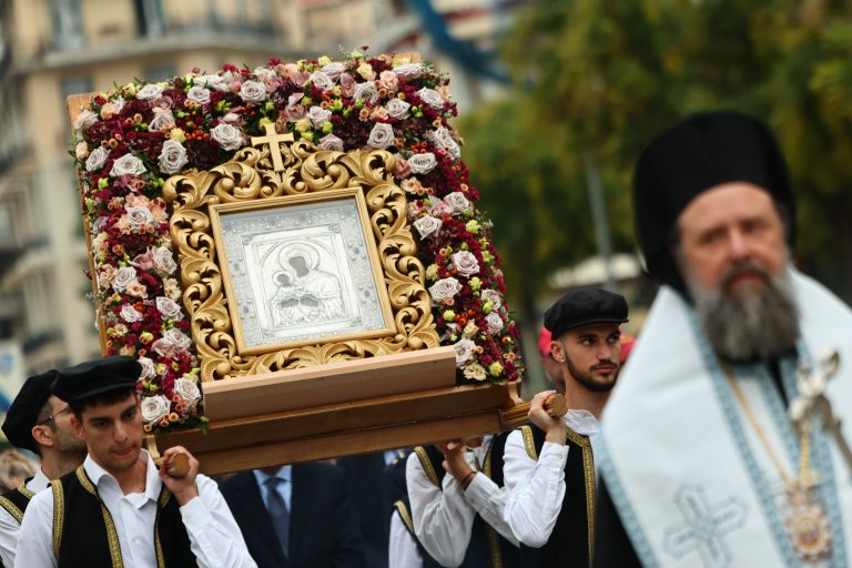 Θεσσαλονίκη: Έναρξη εορταστικών εκδηλώσεων προς τιμήν του Αγίου Δημητρίου- Υποδοχή της ιεράς εικόνας της Παναγίας Φανερωμένης «Βαθυρρύακος»