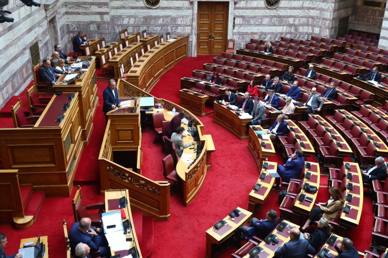 Στη Βουλή συζητείται η επερώτηση του ΣΥΡΙΖΑ για τα προβλήματα του αγροτικού τομέα