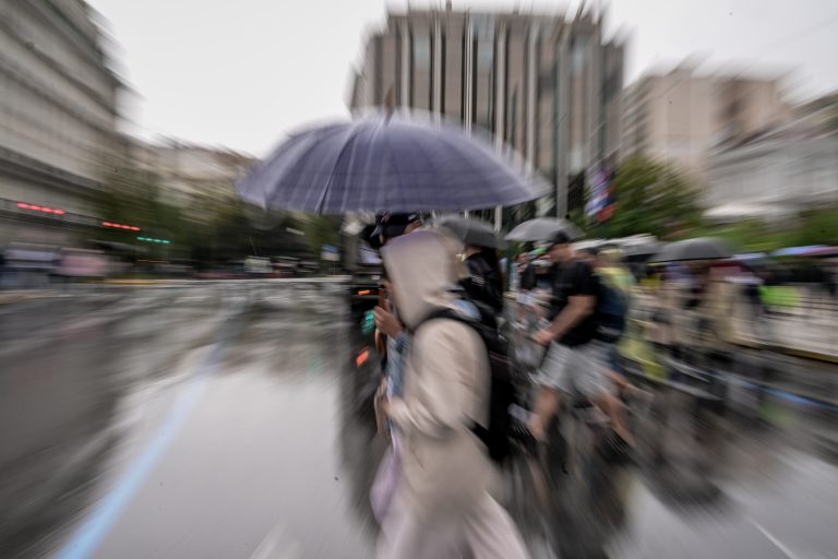 Καιρός: Άστατος, με βροχές και σποραδικές καταιγίδες – Πρόγνωση από τον Χρ. Παρανό