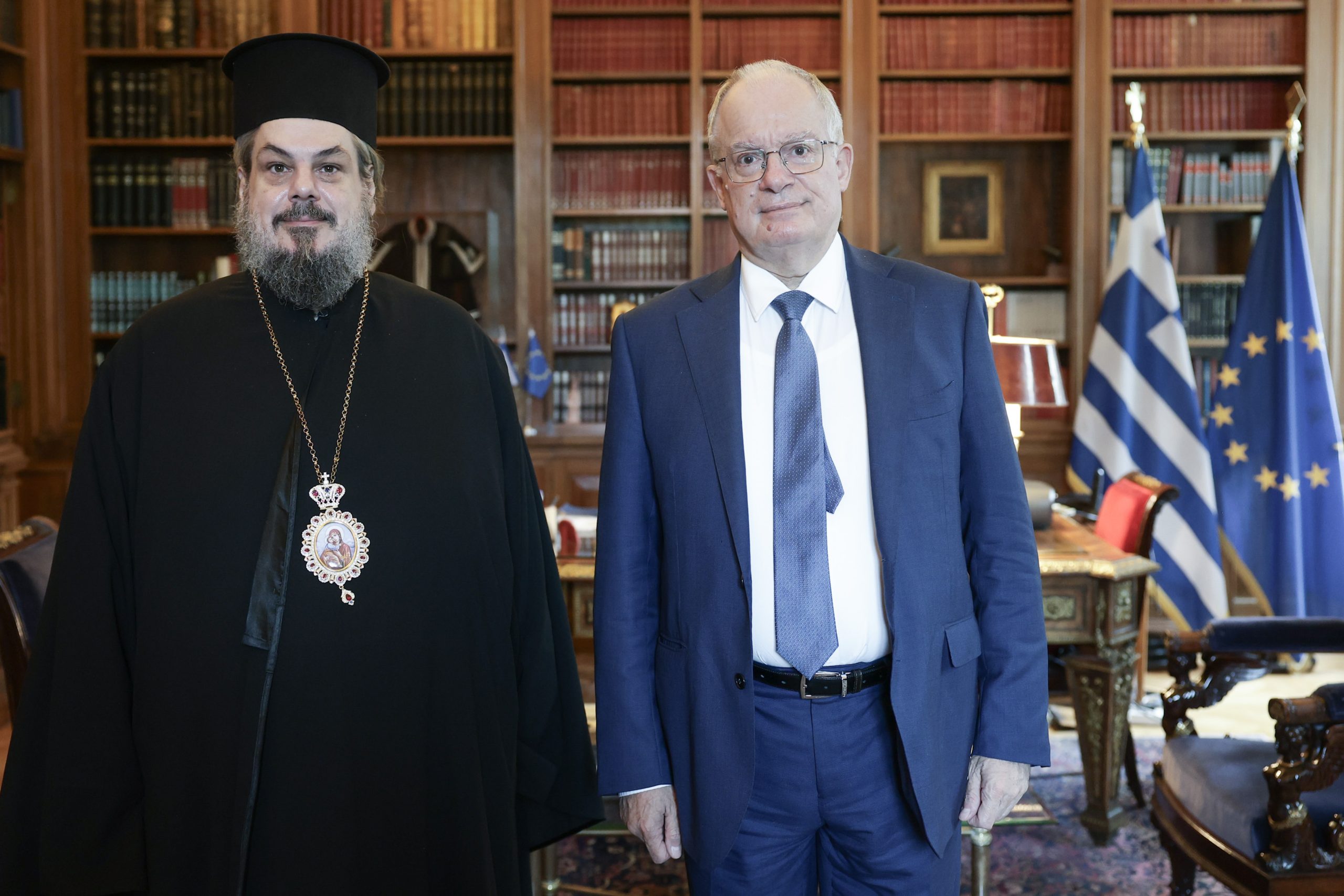 ΣΥΝΑΝΤΗΣΗ ΤΟΥ ΠτΔ ΚΩΣΤΑ ΤΑΣΟΥΛΑ ΜΕ ΤΟΝ ΜΗΤΡΟΠΟΛΙΤΗ ΣΙΓΚΑΠΟΥΡΗΣ ΚΑΙ ΝΟΤΙΟΥ ΑΣΙΑΣ ΚΩΝΣΤΑΝΤΙΝΟ (ΘΟΔΩΡΗΣ ΜΑΝΩΛΟΠΟΥΛΟΣ/ΓΡΑΦΕΙΟ ΤΥΠΟΥ ΠΡΟΕΔΡΙΑΣ ΤΗΣ ΔΗΜΟΚΡΑΤΙΑΣ/EUROKINISSI)