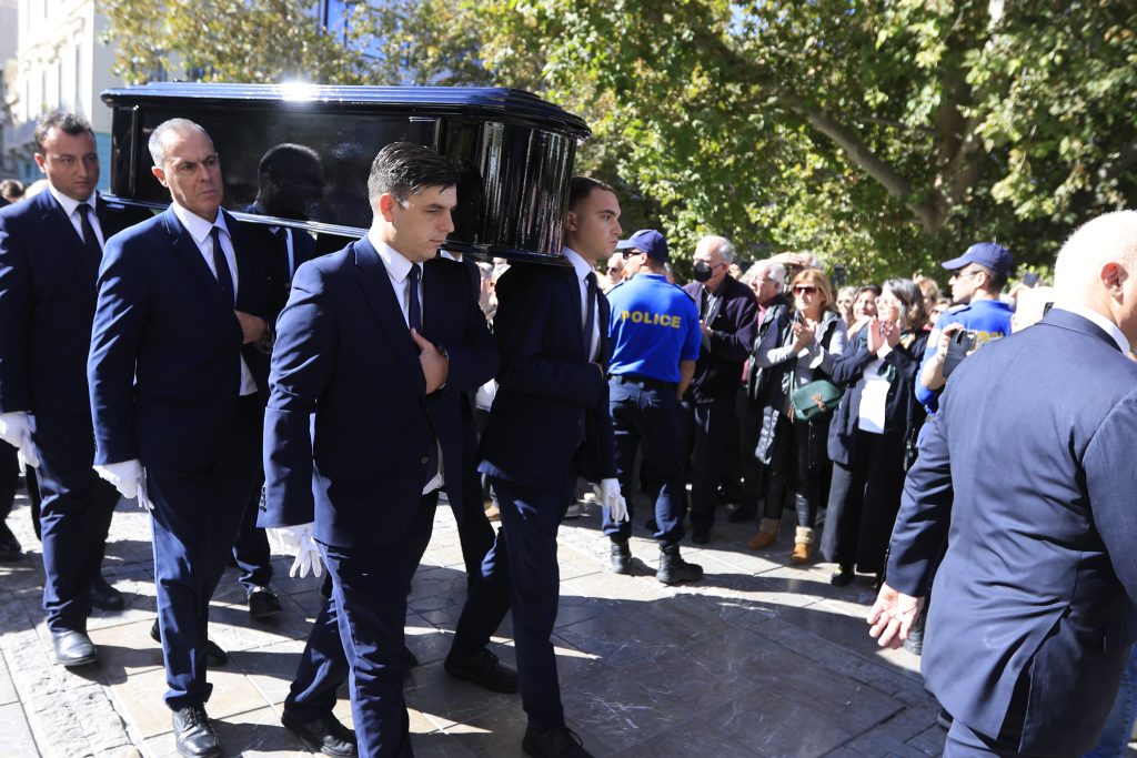 Η Ελλάδα αποχαιρετά τον Διονύση Σαββόπουλο – Live streaming από το ΕΡΤnews